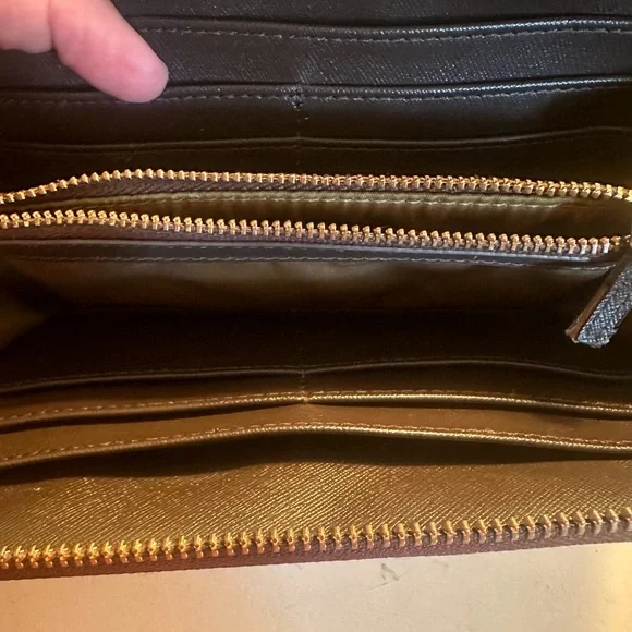 Tory Burch large zip around wallet. - Picture 12 of 12